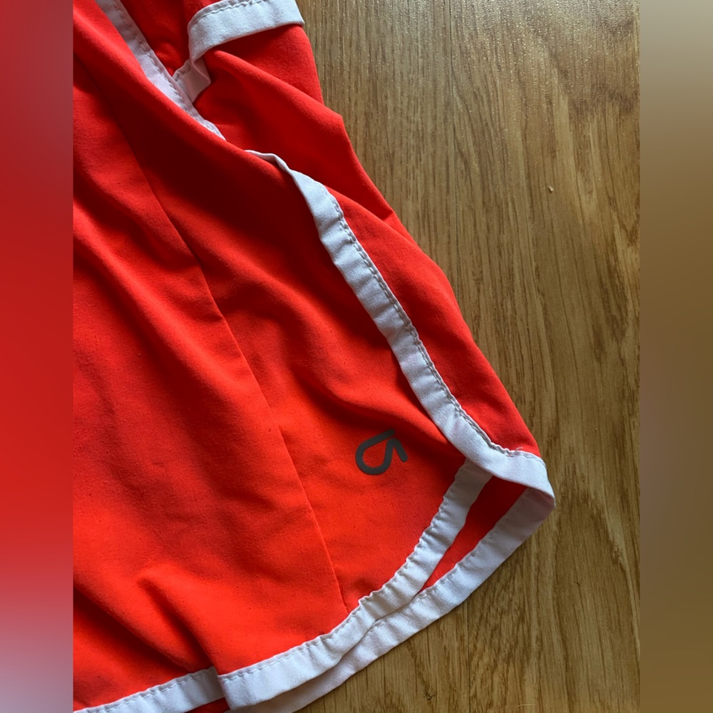 GapFit Workout Shorts - Picture 4 of 6